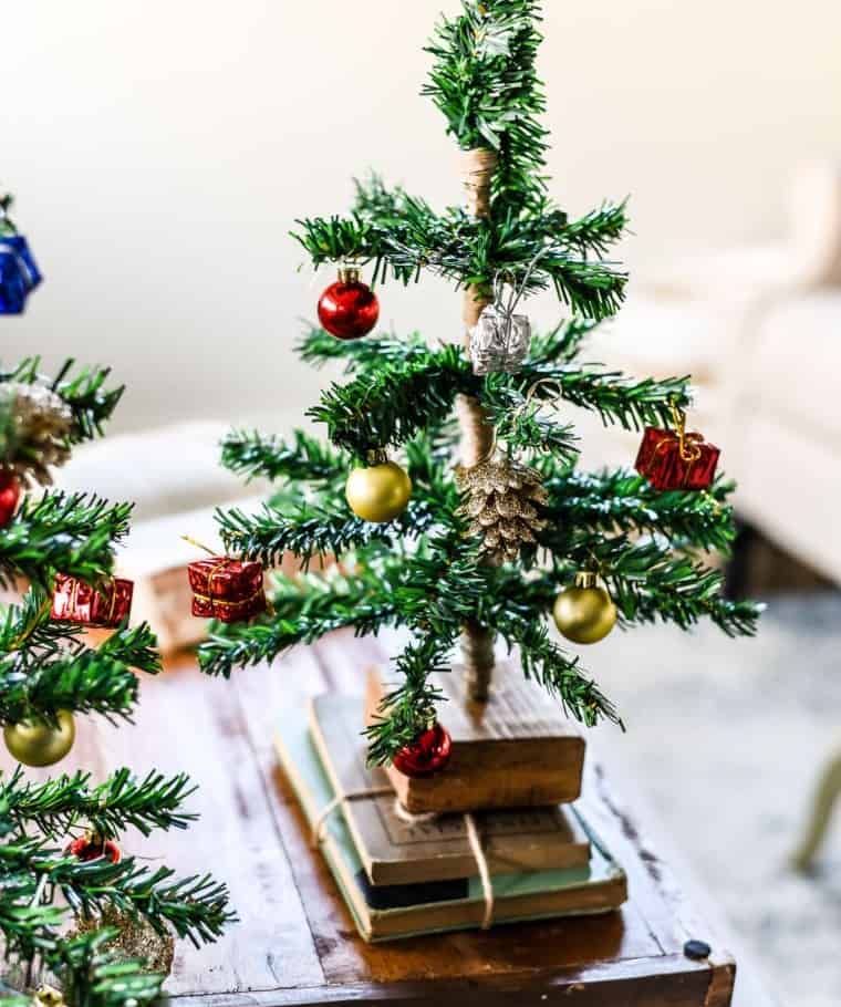 DIY Mini Tabletop Christmas Tree