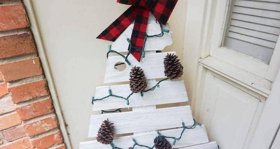 DIY Wooden Christmas Tree