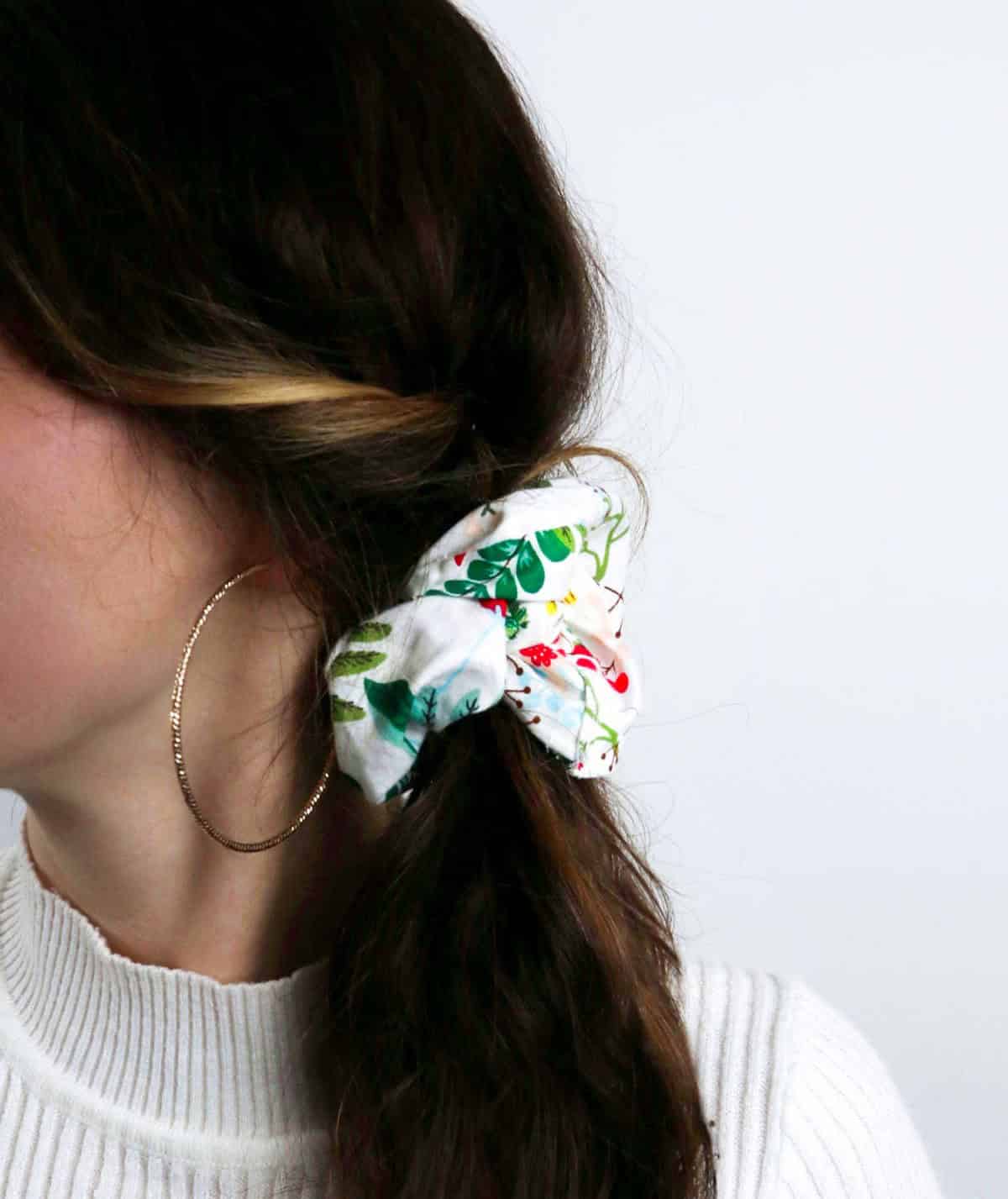 How to Make a Scrunchie (Step-by-Step)