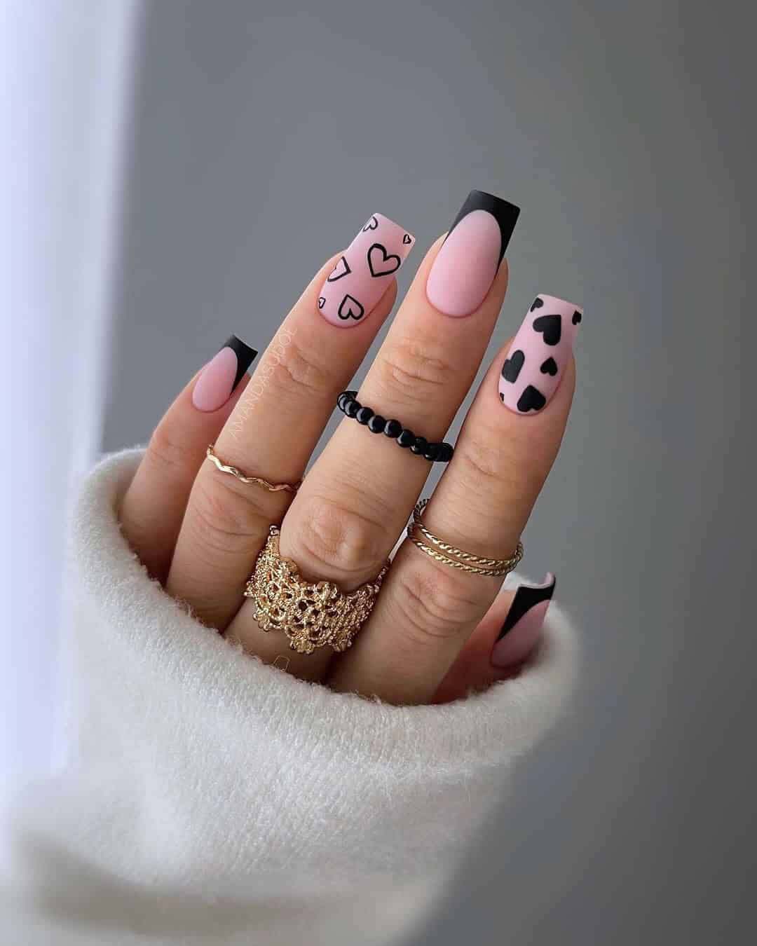 BLACK FRENCH NAILS WITH HEARTS