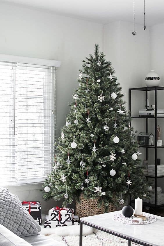 Minimal Christmas Tree Idea