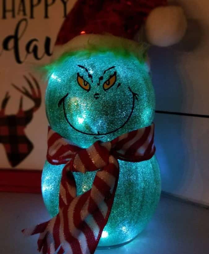 Easy-Peasy Grinch Decorations