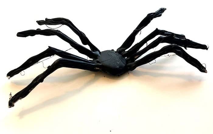 Quick & Creepy Hot Glue Spiders