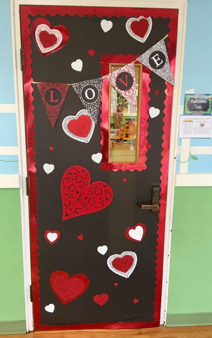 EASY VALENTINES DAY DOOR DECORATIONS