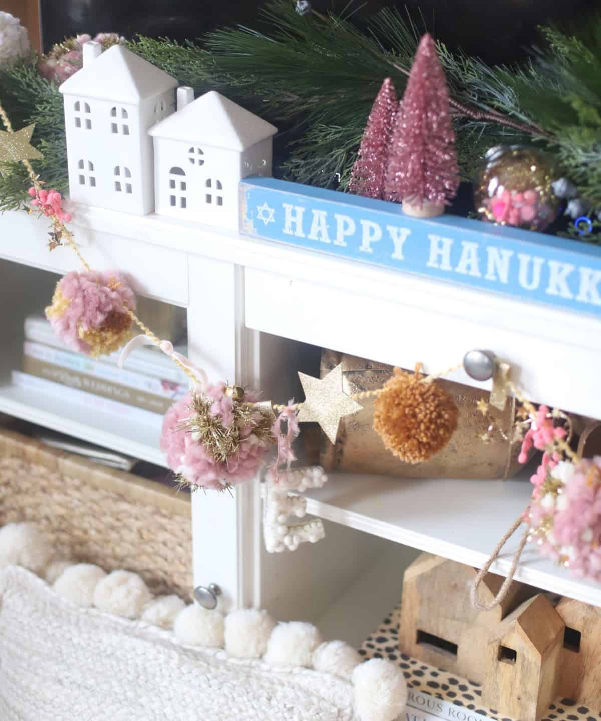 DIY Pompom Garland