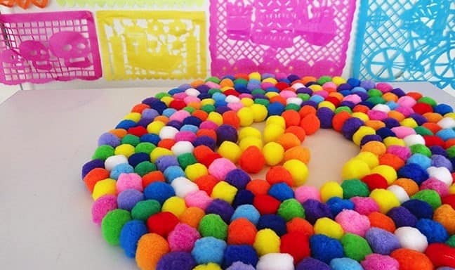 Jumbo Pompom Mat