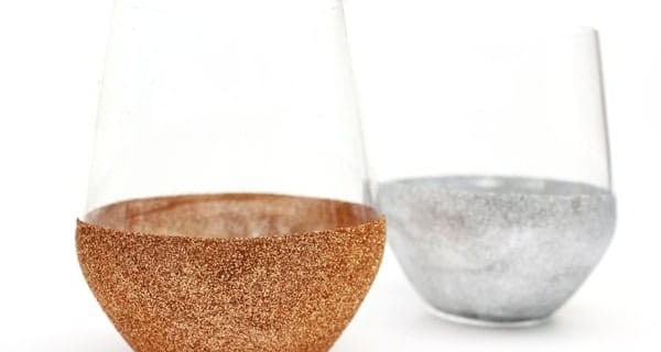 DIY Glitter Wine Glasses