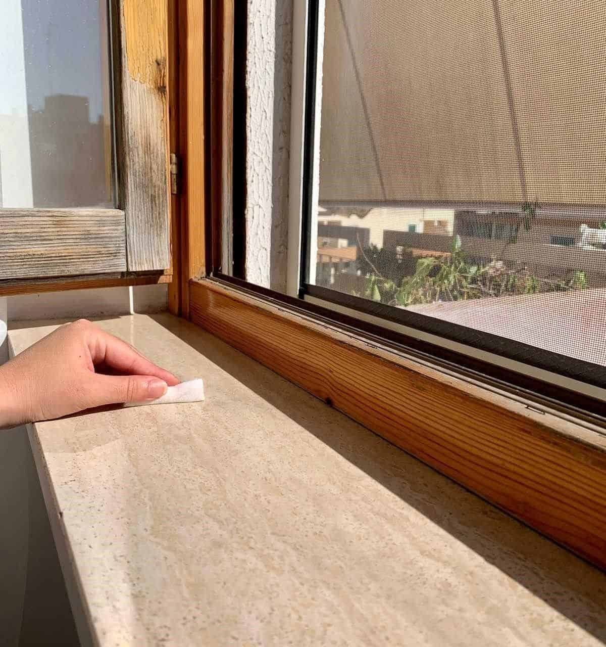 Remove Dirt from Windowsills