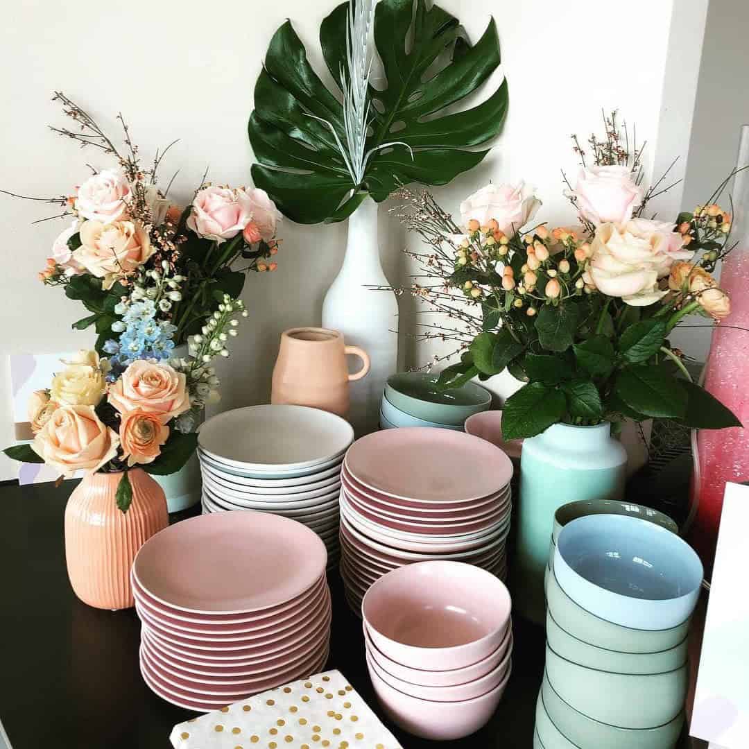 Use Pastel Tableware