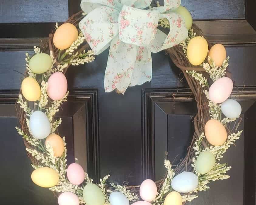 An Eggstraordinary Wreath