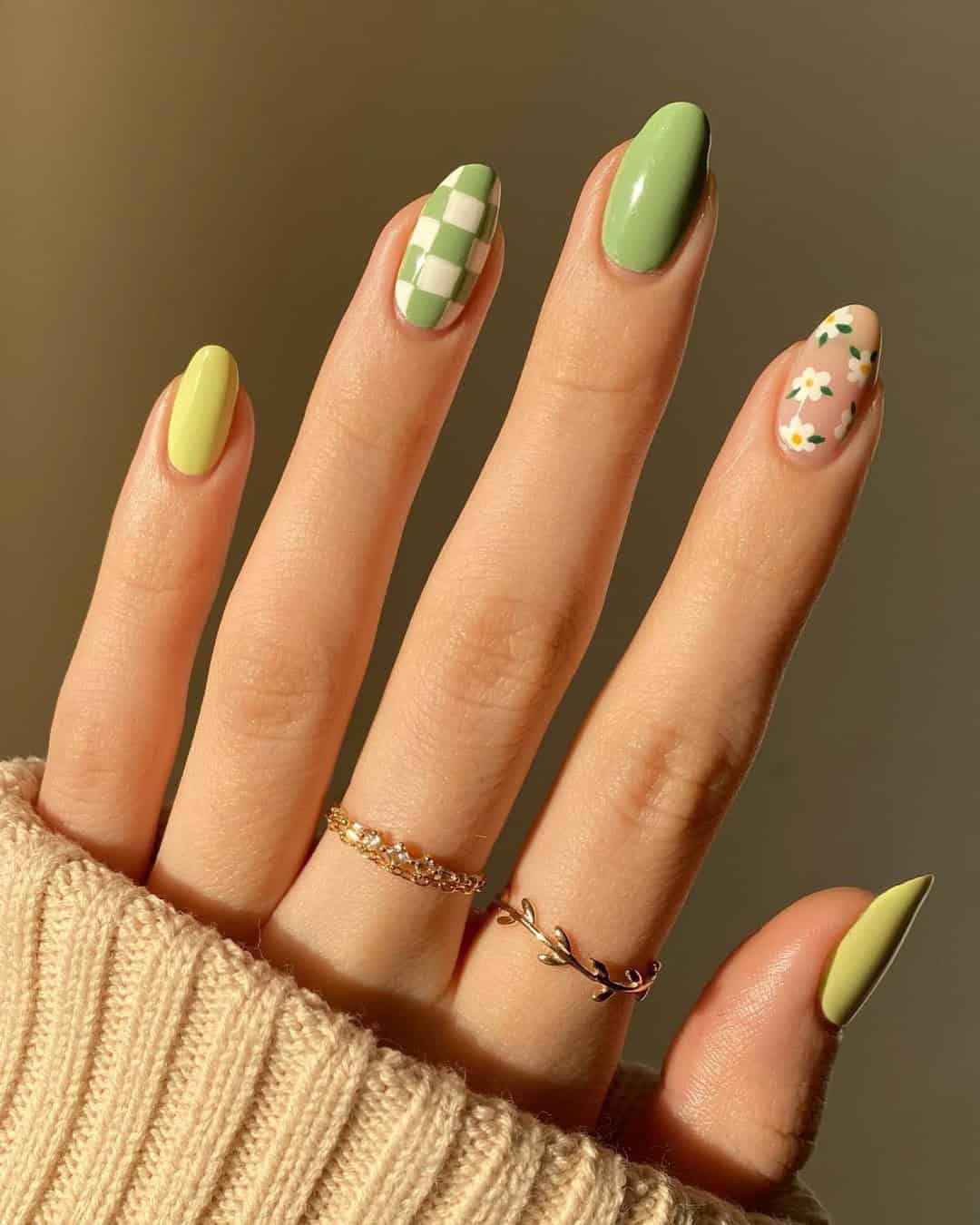 MATCHA CHECKERED NAILS