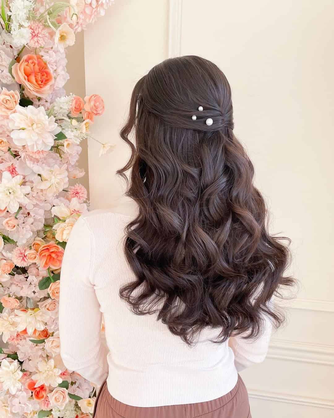 CLASSIC HALF UP HALF DOWN BRIDAL HAIRSTYLES