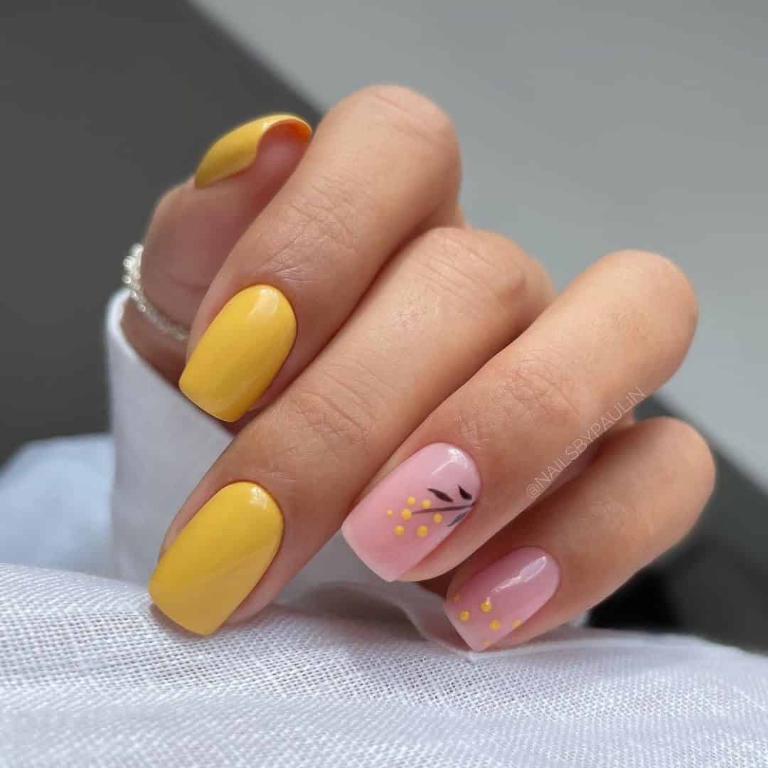 YELLOW DOT NAILS