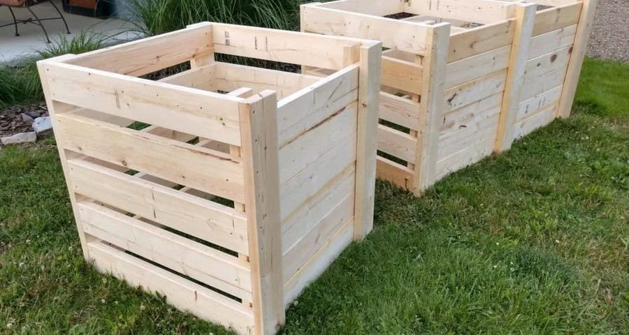 Inexpensive Compost Bin