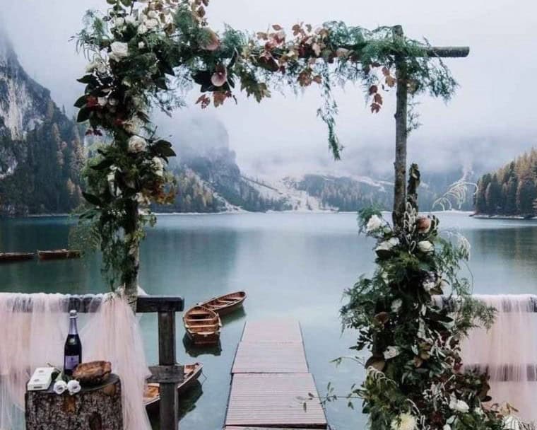 Tuscan-Inspired Lakeside Arch