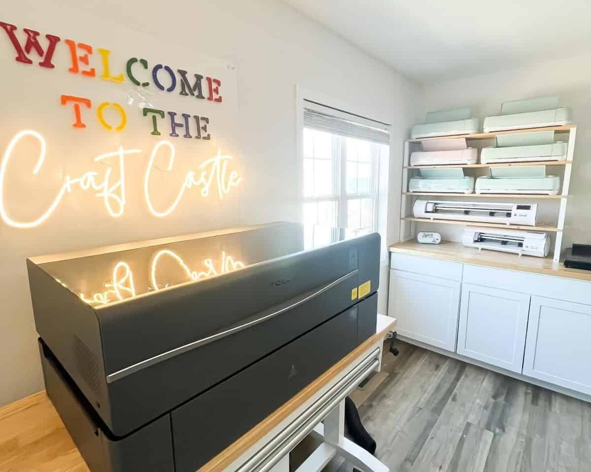 Craft Room Neon Sign