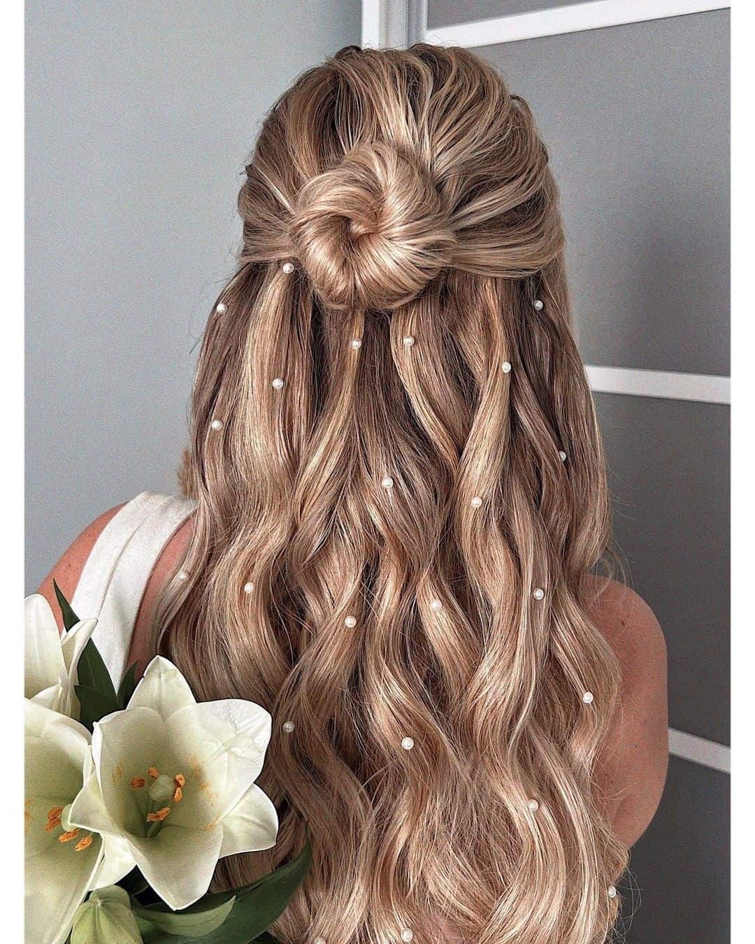 CLASSIC HALF UP HALF DOWN BRIDAL HAIRSTYLES