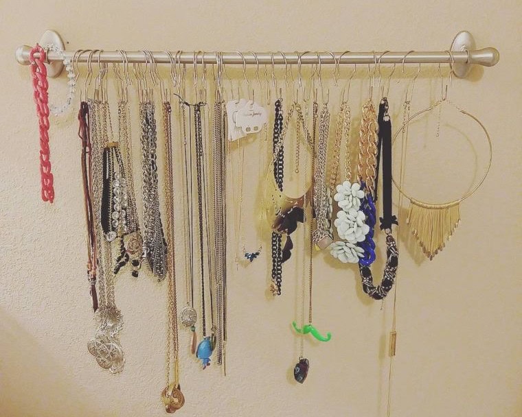 Use a Rod to Organize Jewelry