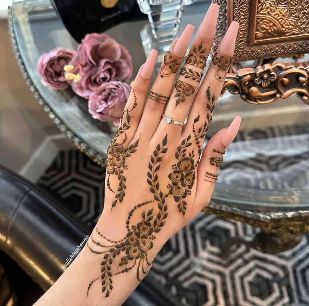 SIMPLE HENNA DESIGN