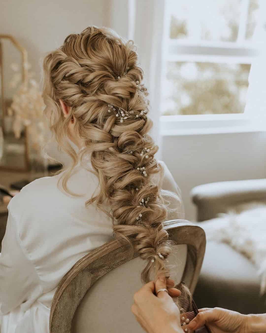 ROMANTIC BRAIDS