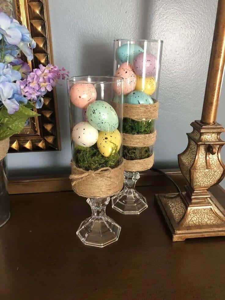 EGGS IN VASES