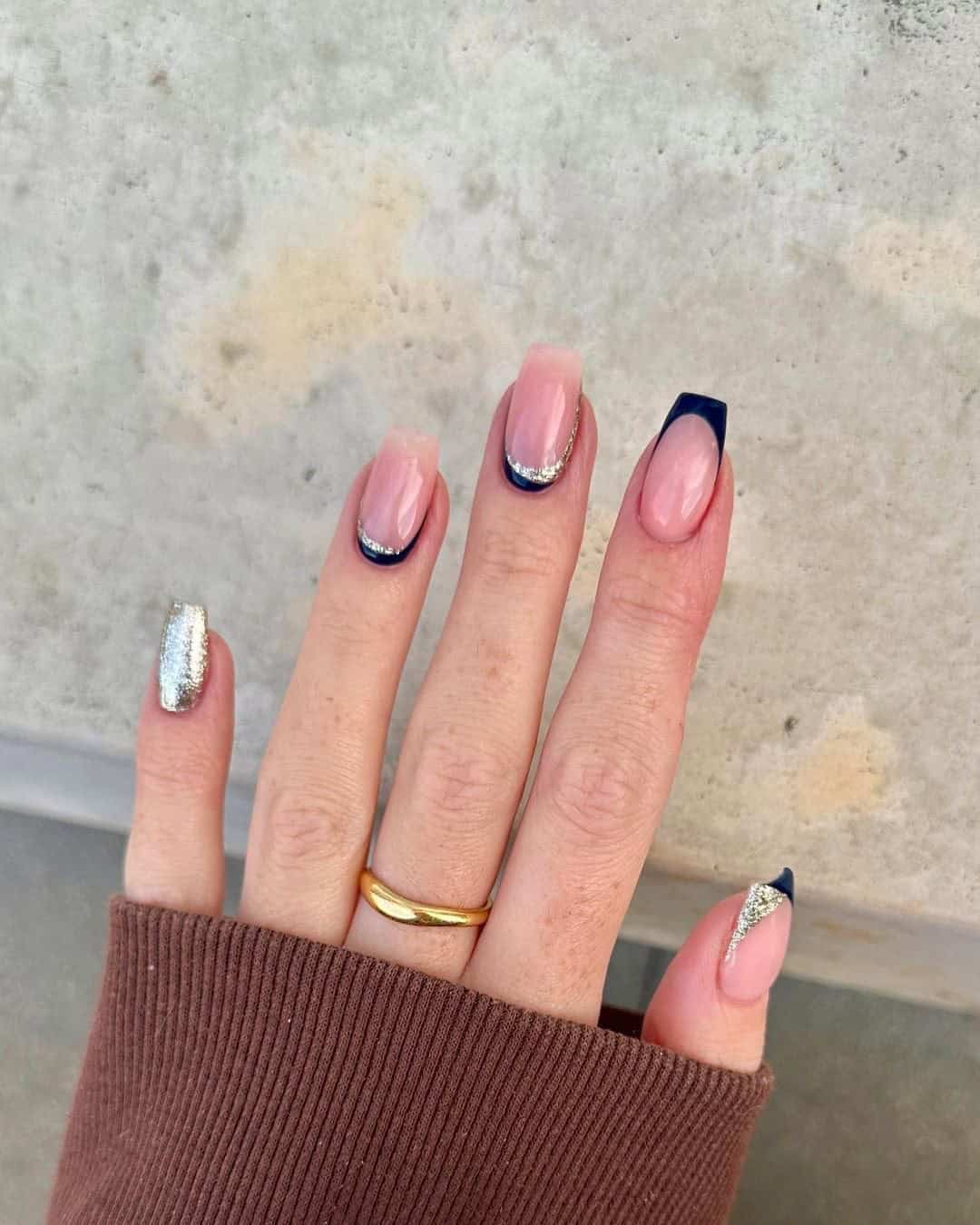 SIMPLE WINTER NAILS