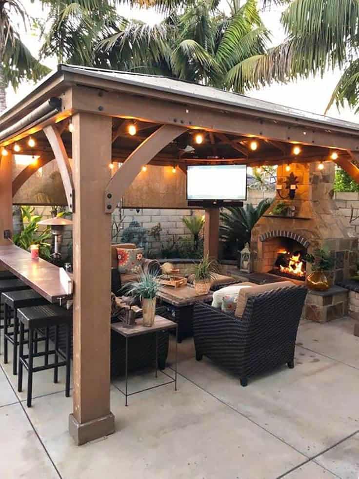 OUTDOOR BAR