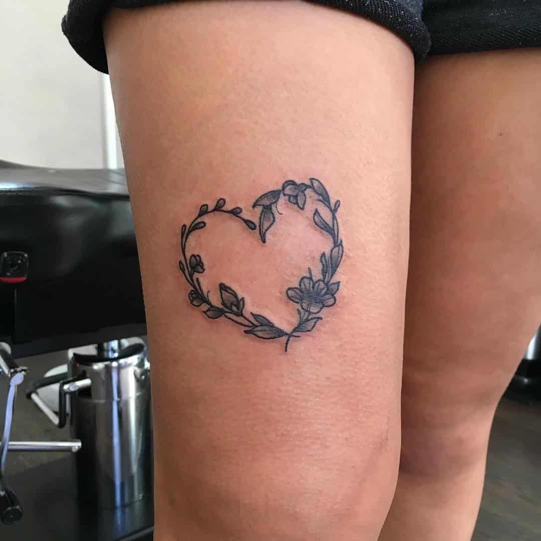 39] Floral Heart Above Knee: Lovely Ink