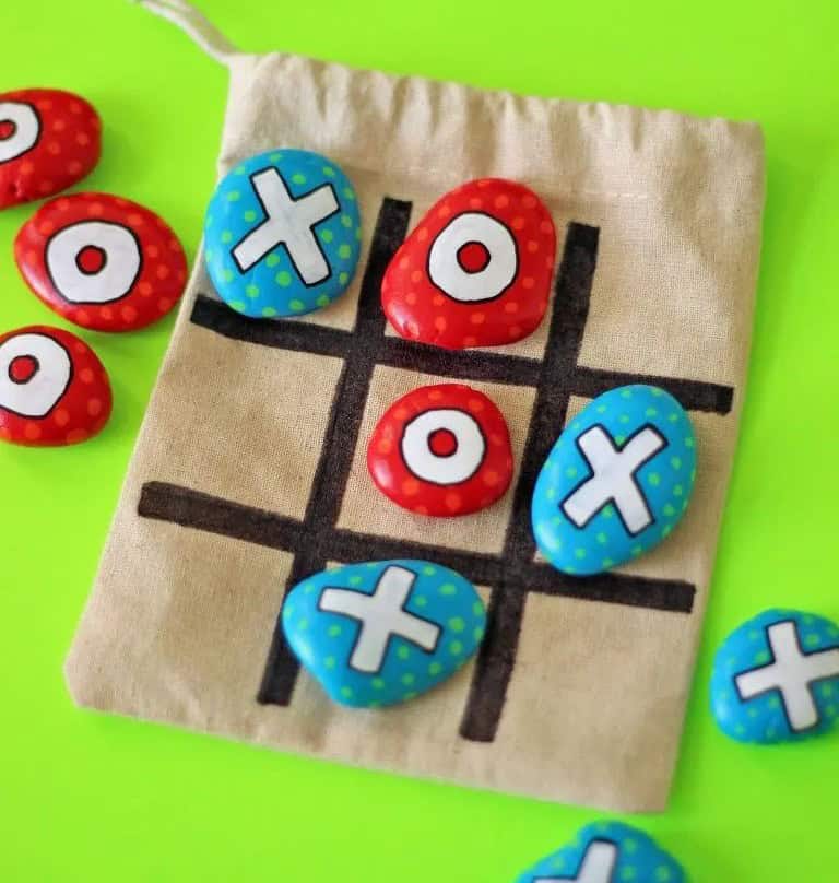 DIY Tic Tac Toe Travel Game