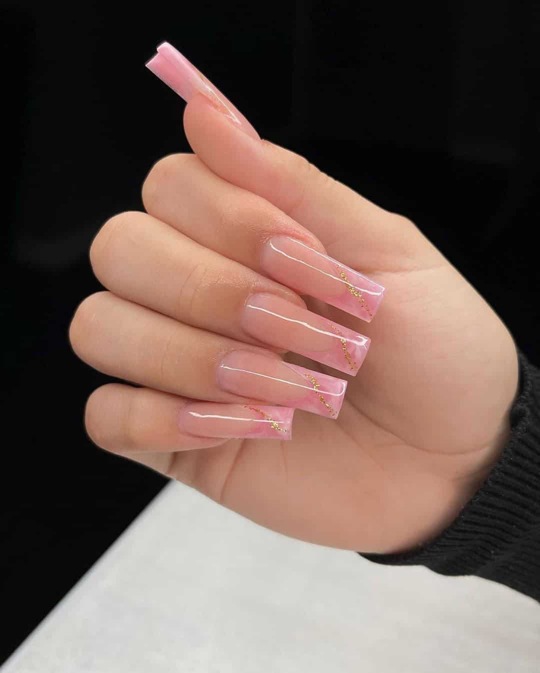 MARBLE NAILS