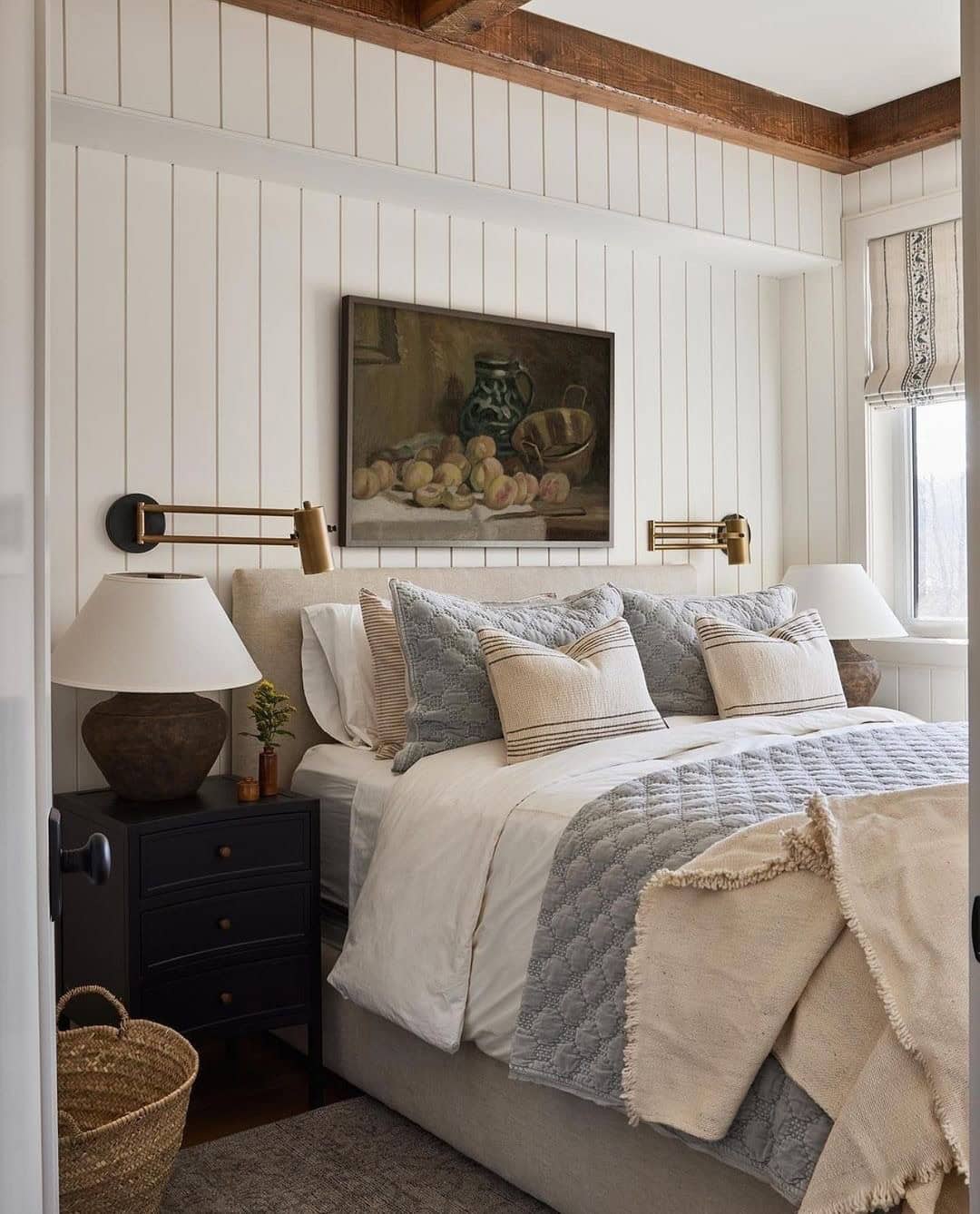 WALL SCONCES ON THE SIDES OF BED