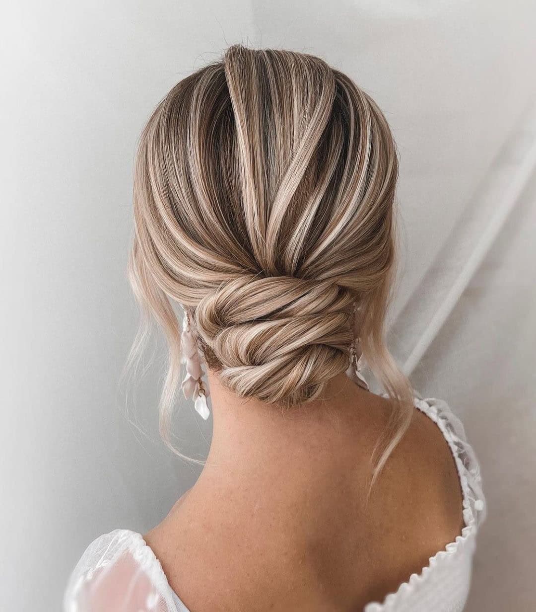 LOW BUN BRIDAL HAIRSTYLES