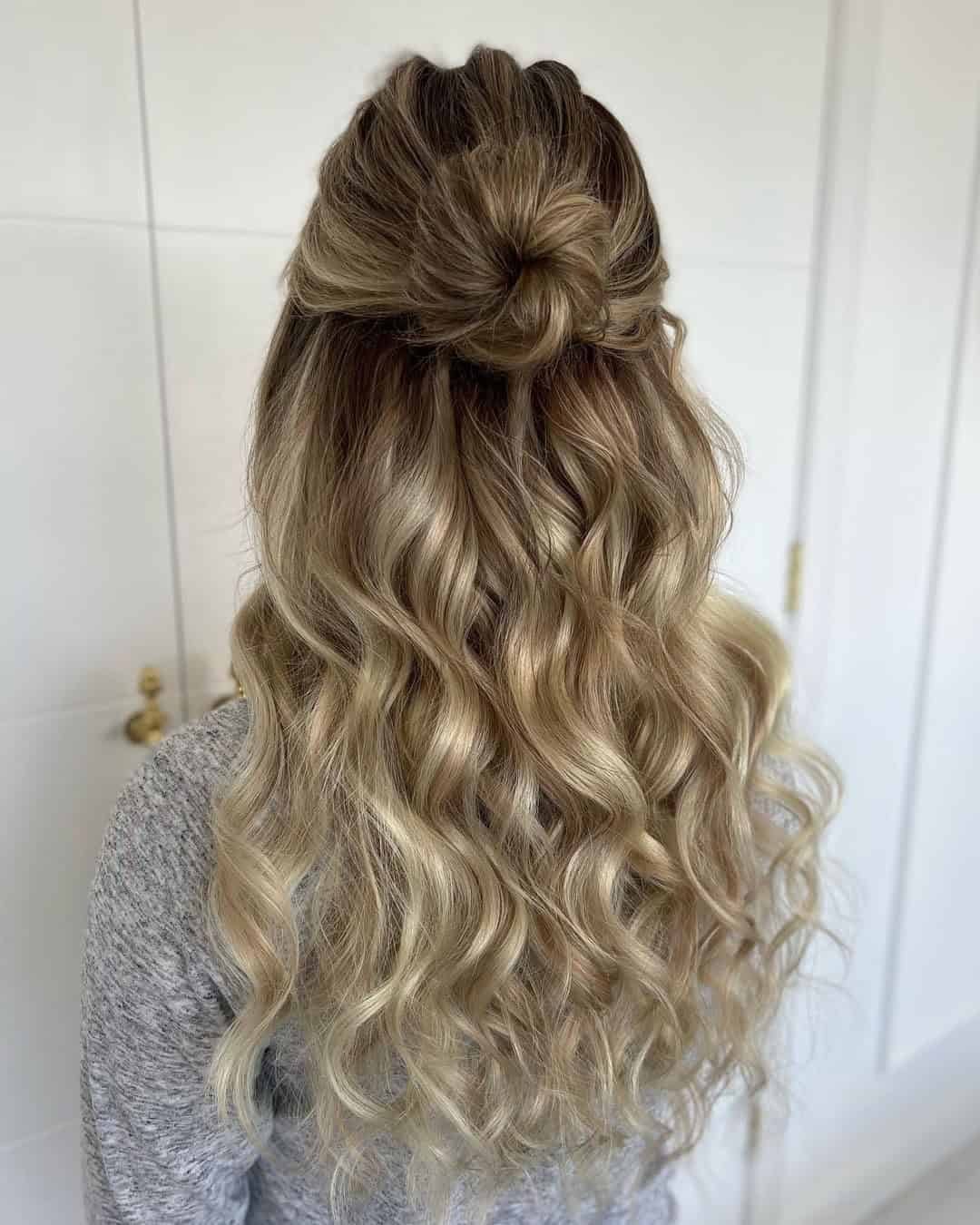 CLASSIC HALF UP HALF DOWN BRIDAL HAIRSTYLES