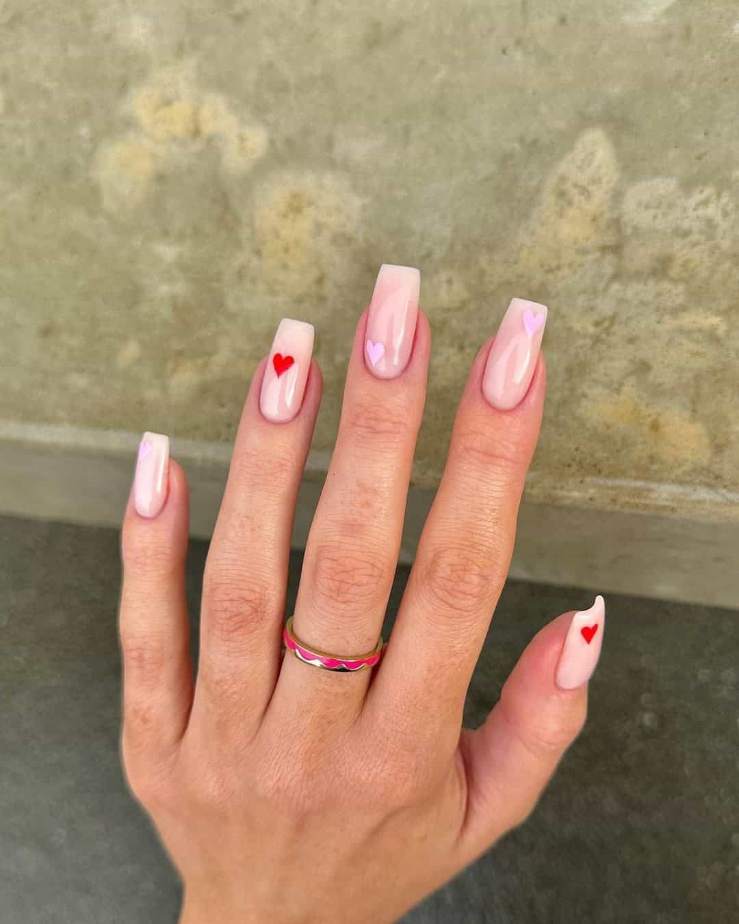 NUDE VALENTINES NAILS WITH HEARTS