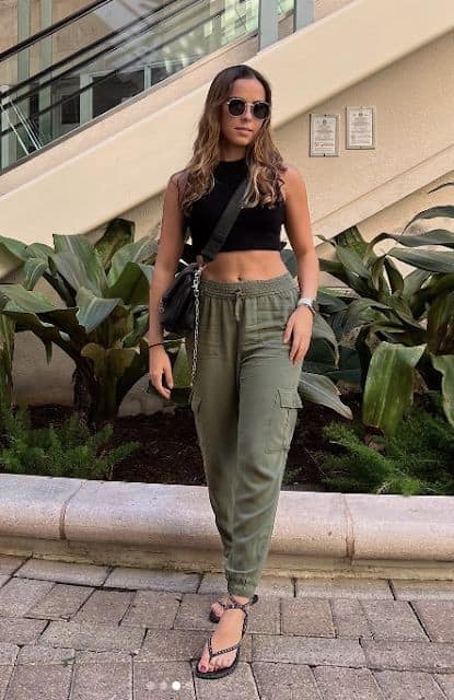 CROP TOP + CARGO JOGGERS