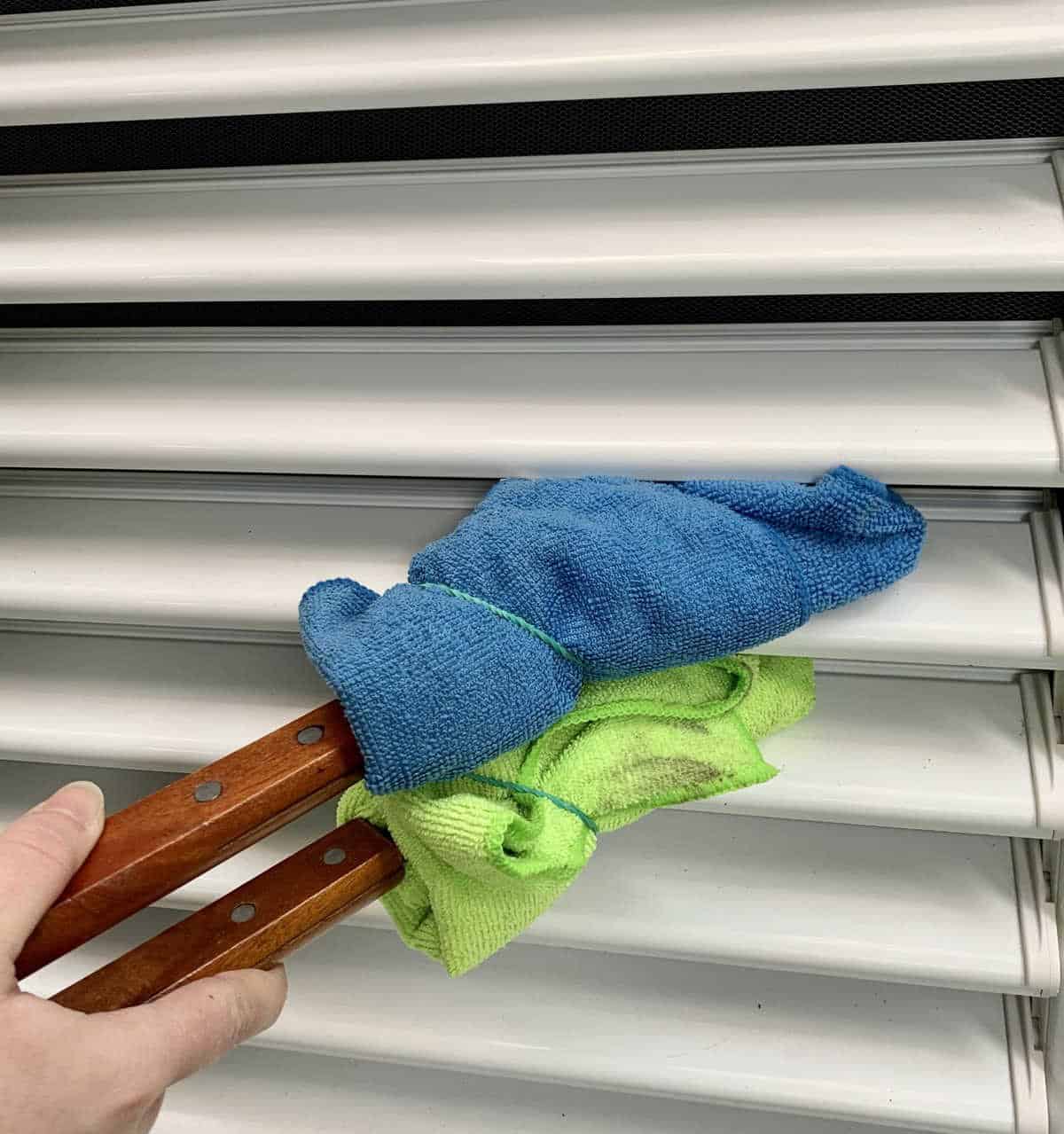 Easily Clean Window Blinds