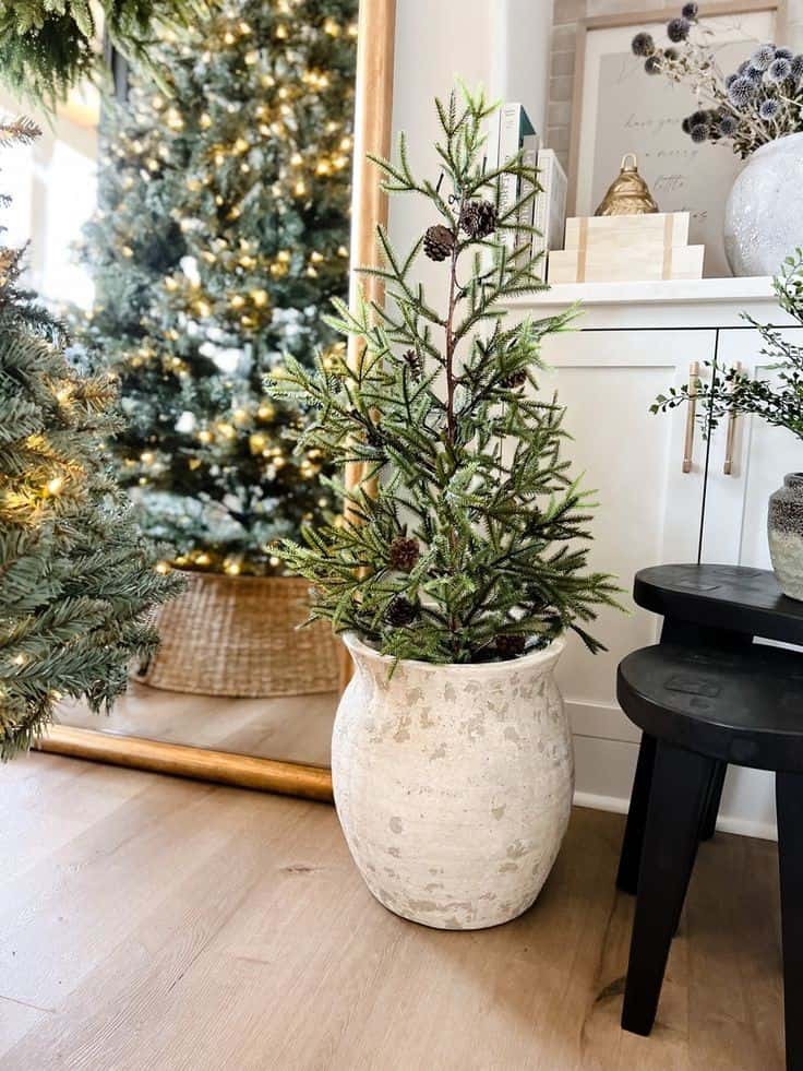 POTTED TREE WITH PINE CONES