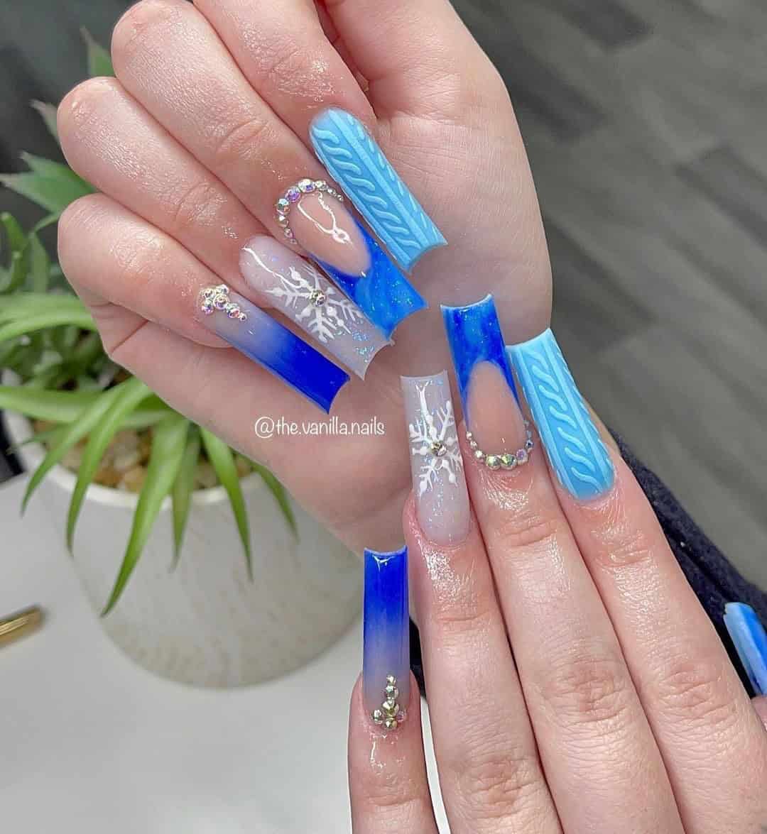 ICY WINTER NAILS