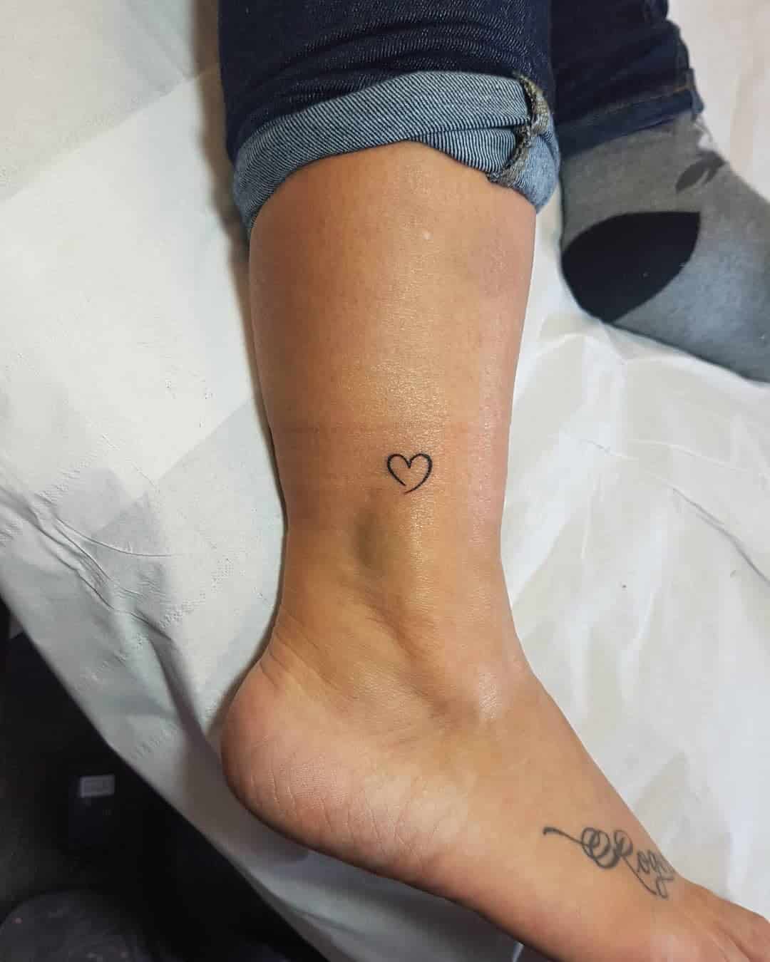 46] Tiny Ankle Heart: Dainty Delight