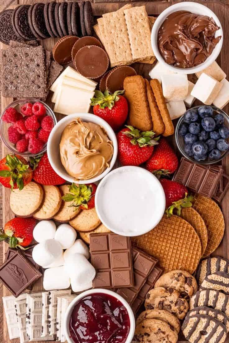 S’MORES CHARCUTERIE BOARD