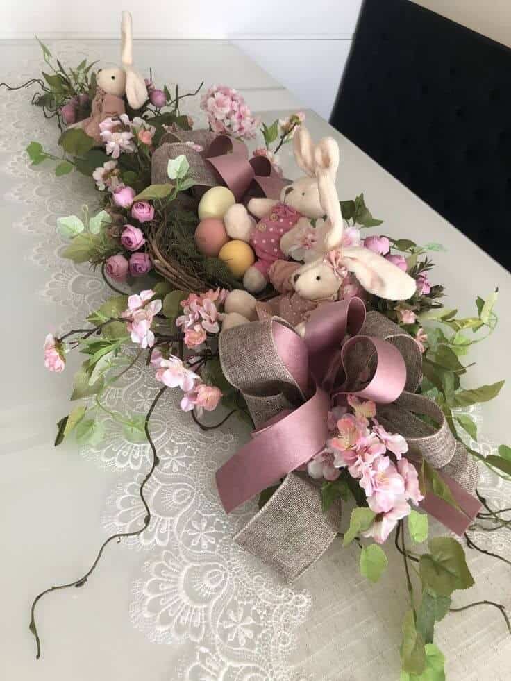 BLOOMING EASTER CENTERPIECE